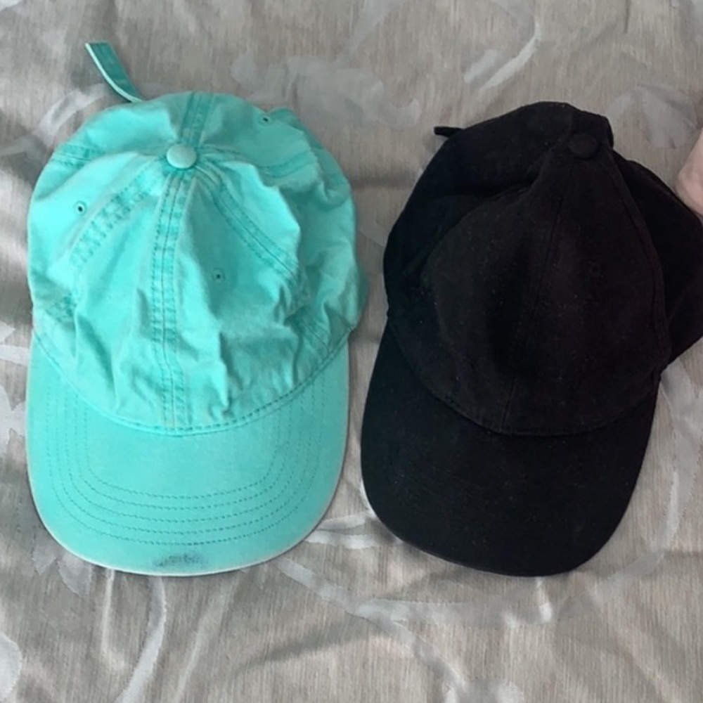 2 hats
